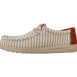 Afslappede snøresko til feriebrug