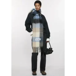 Blåt Ternet Mohair Tørklæde Stilfuldt Tilbehør