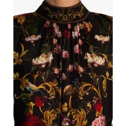 Bluse med blomsterprint og mock neck