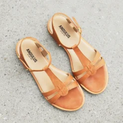 Feminin Lædersandal med Stropper og Ankelrem