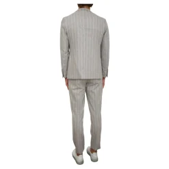 Grå habitbukser, enkeltknappet stil