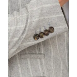 Grå habitbukser, enkeltknappet stil