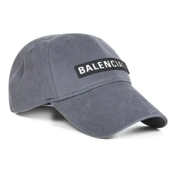 Grå Hatte med Buet Top