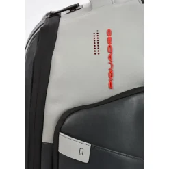 Grå kuffert med USB-port