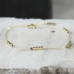 Guld Firkantet Perlearmbånd