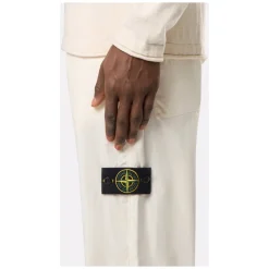 Hvide bukser med trykknapper