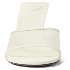 Hvide lædersandaler