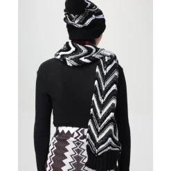 Pom Pom Strikket Hue