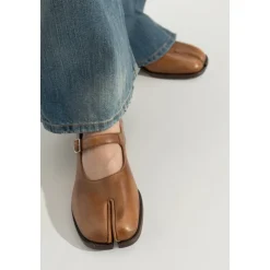 Sko med cut-out Tabi