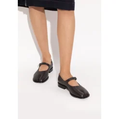 Sko med Tabi-udskæring