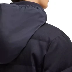 Sofistikeret uldfrakke med skjult hætte