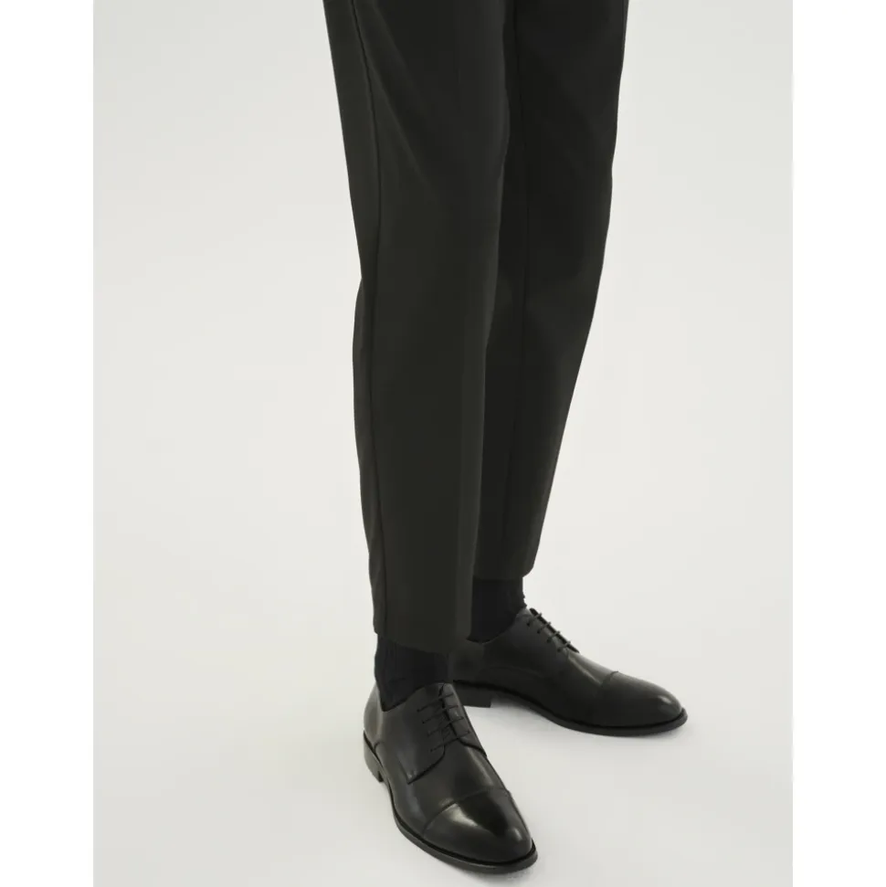 Sorte derby sko til mænd.Dette produkt er stort i størrelsen.