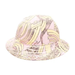 Stilfuld hat til et fashionabelt look