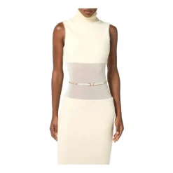 Strikket kjole med bælte