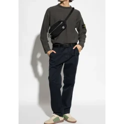 Sweatshirts & Hoodies