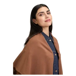 Tørklæde med frynser og kunstlæderdetalje